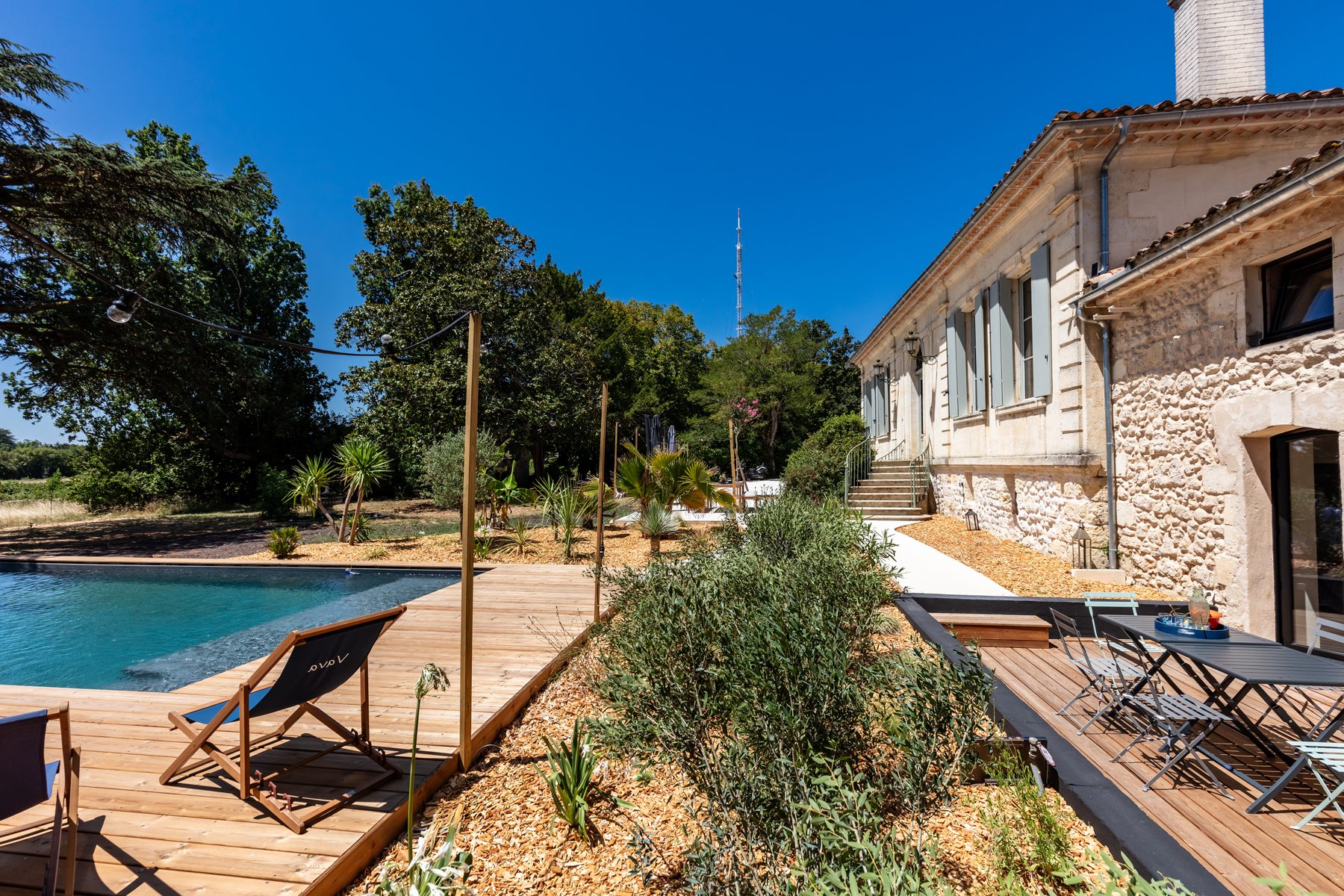 Piscine et terrasse
